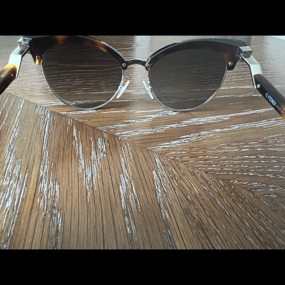 New and authentic FENDI cat eye sunglasses! 😎 - Picture 8 of 12